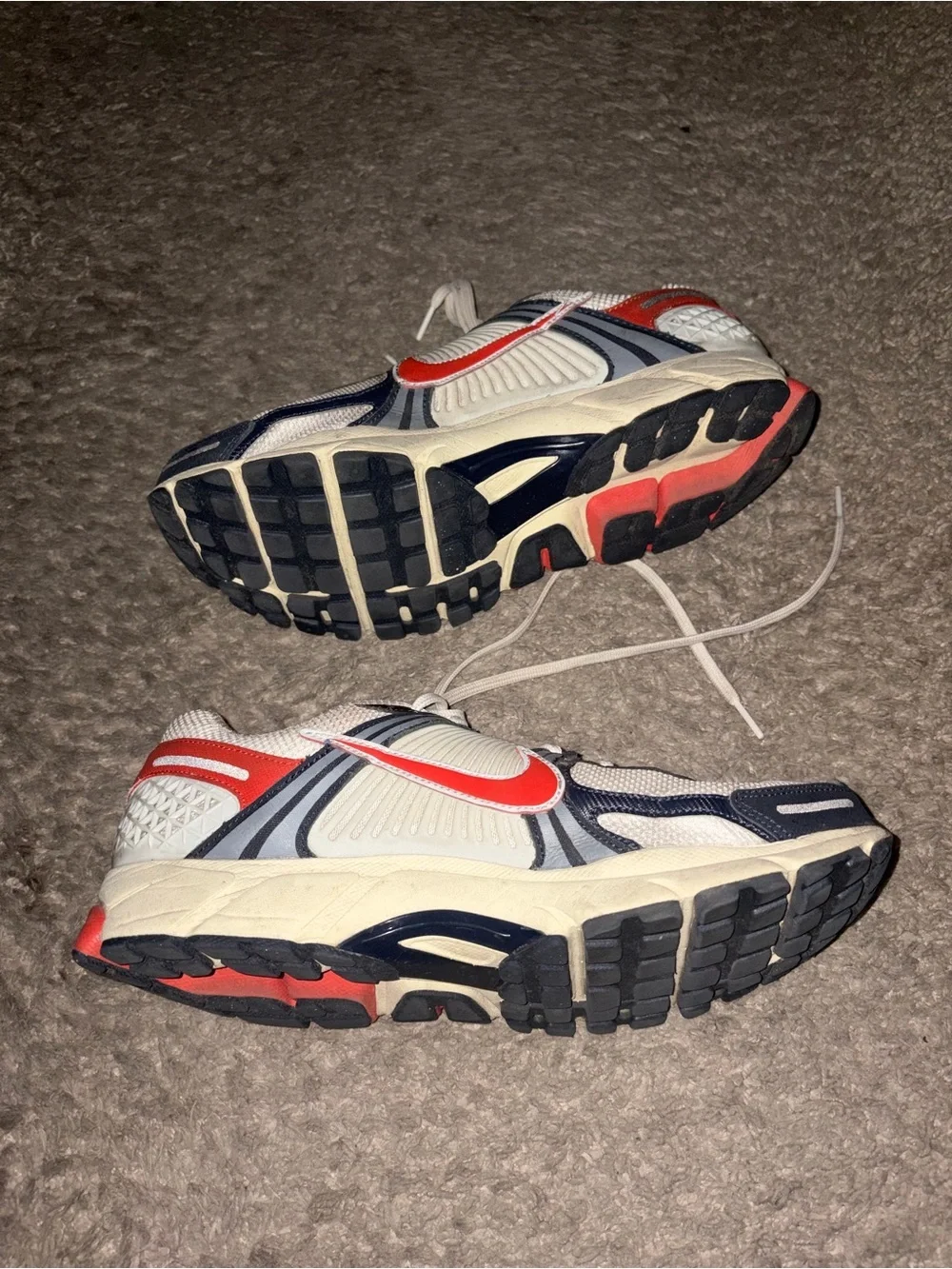 Men’s pre owned size 11.5 Nike Vomero 5 Team USA red white blue